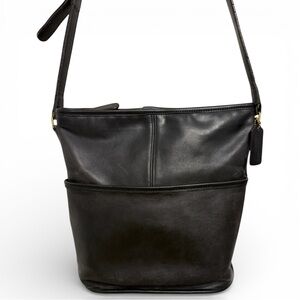 Coach Vintage Soho Bleeker Bucket Bag Made in USA
COA Excellent Condition 90s